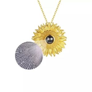 I LOVE❤️YOU 100 language Projection Sunflower Necklace